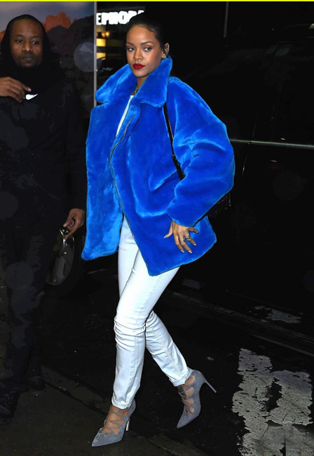 Rihanna街拍