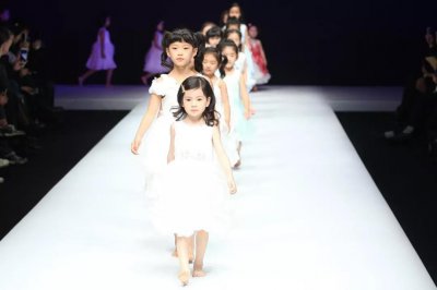 兒童模特?cái)[臂的誤區(qū)！擺臂不正確很有可能……